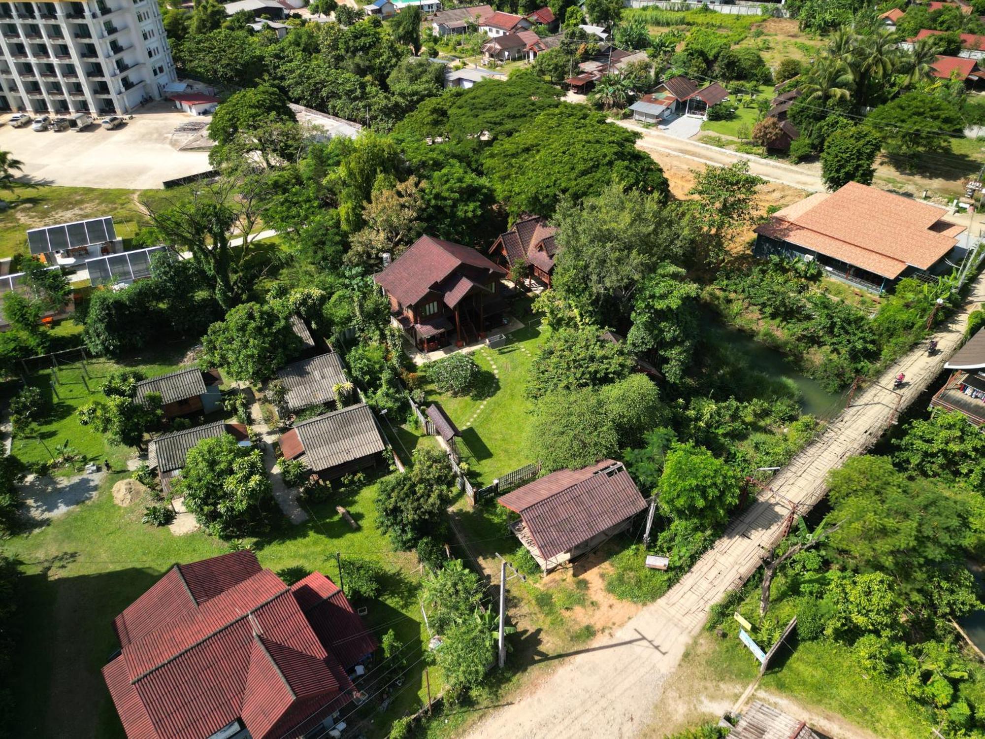 Namsong Bridge Bungalows Vang Vieng Esterno foto