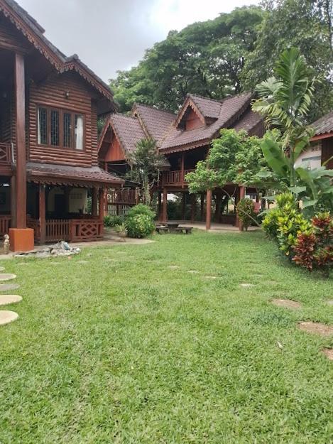 Namsong Bridge Bungalows Vang Vieng Esterno foto